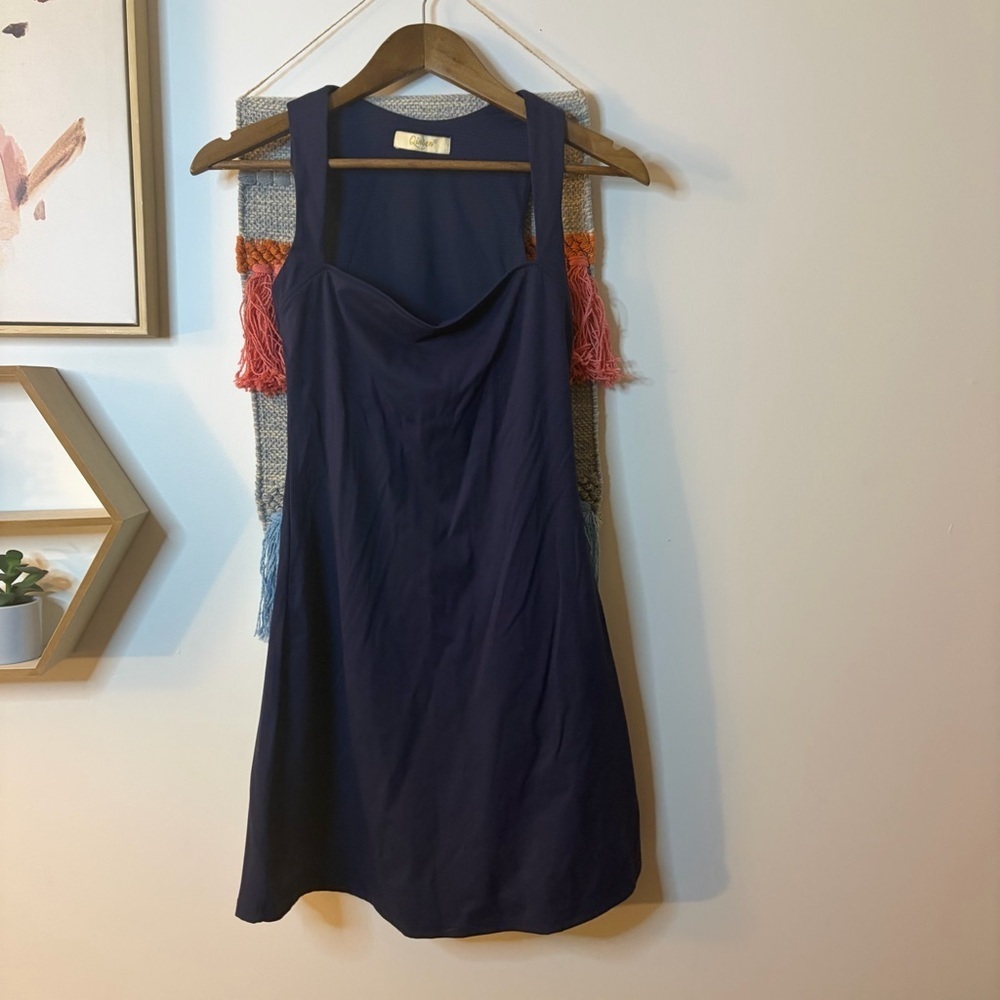 Quinsen Athletic Dress size 6